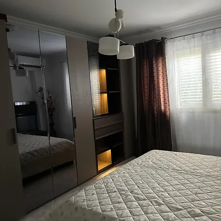 Appartement Modern 2br Garden Near Bus Terminal Kashari