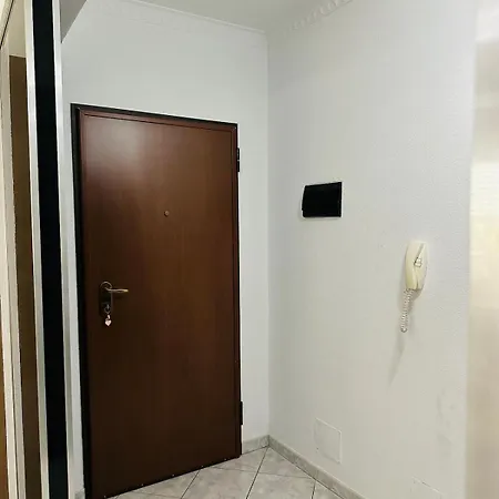 Appartement Modern 2br Garden Near Bus Terminal Kashari